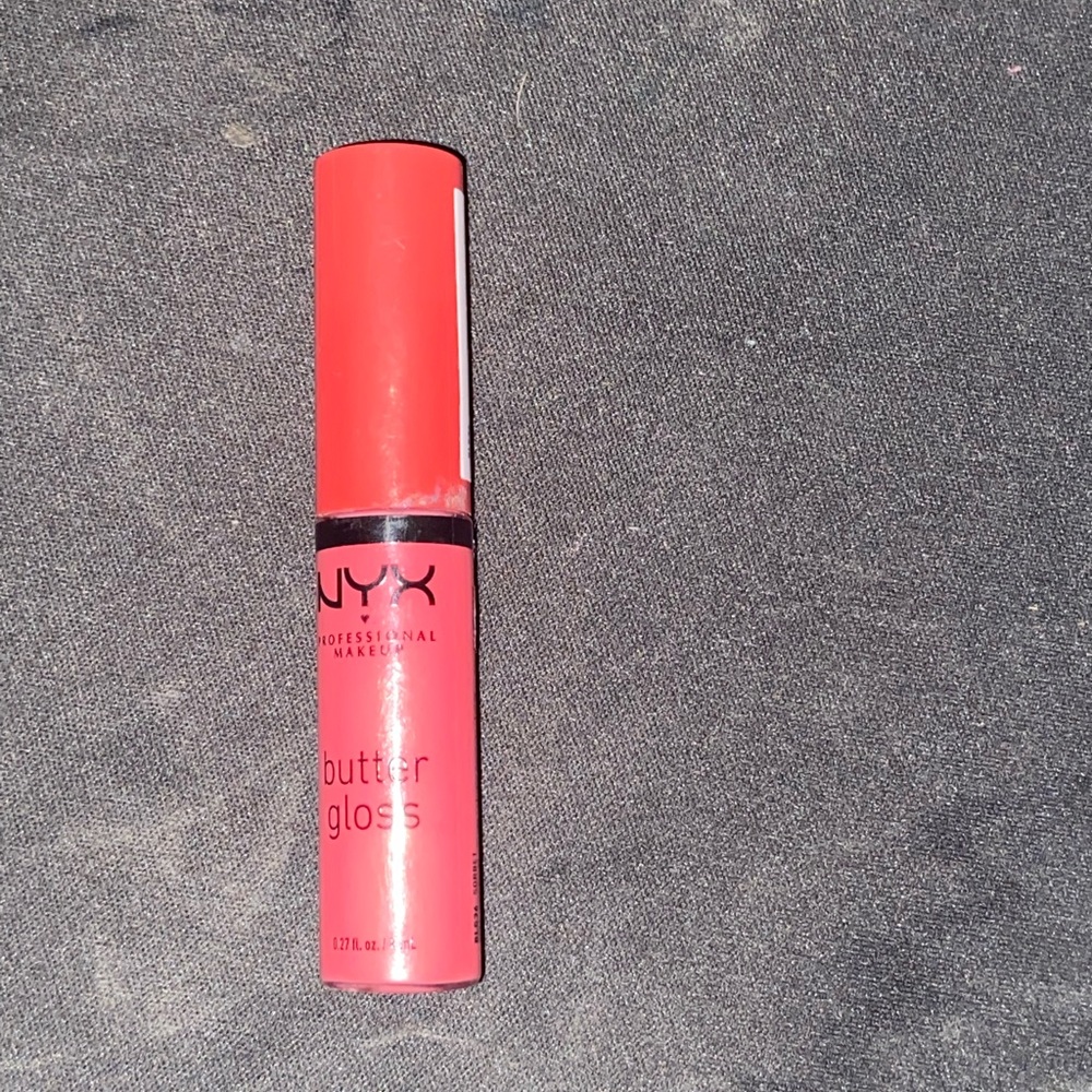 this is a light pink lip gloss